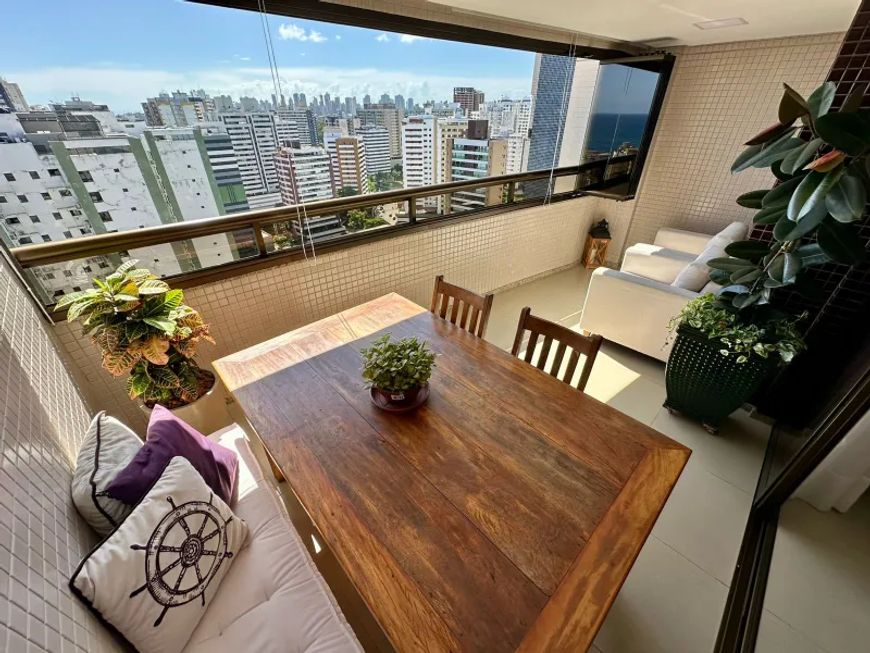 Apartamento com 4/4 - sendo 3 suítes - vista mar, 2 vagas, andar alto!