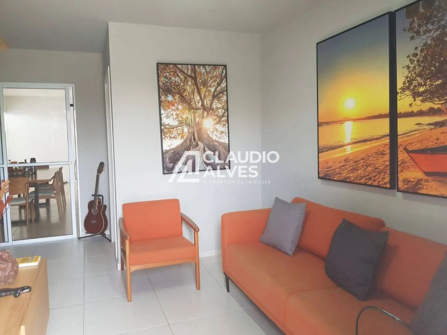 CASA COM 3 QUARTOS SENDO 1 SUÍTE