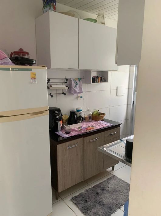 Casa padrão de 2/4, usada, excelente local, à venda no condomínio Reserva Ibirapuera no bairro Sim