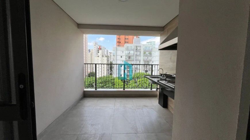Apartamento em Moema com 2 suítes