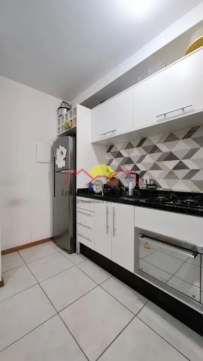 Apartamento Semi Mobiliado com Elevador
