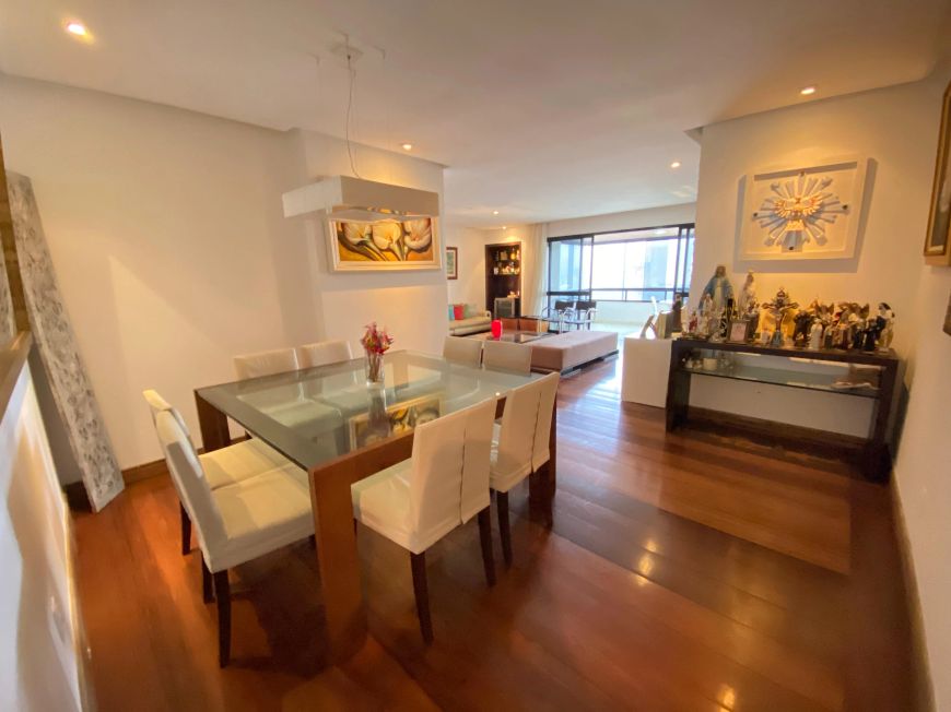 Apartamento Exclusivo com 4 Quartos e 197m² no Caminho das Árvores