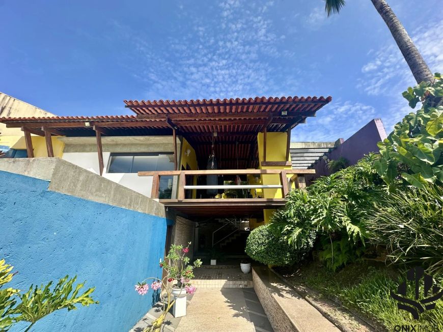 LINDA CASA 04 SUÍTES COM 539m² À VENDA NO ITAIGARA, SALVADOR/BA.