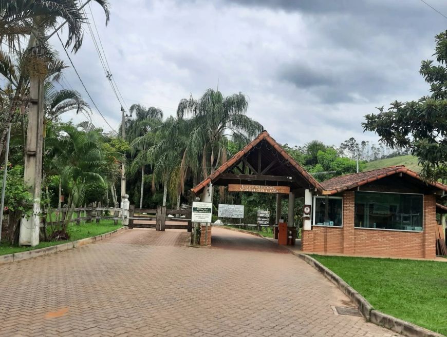 FAZENDINHAS VALADARES - Terreno com 1.005 m² - Água e Energia disponíveis!
