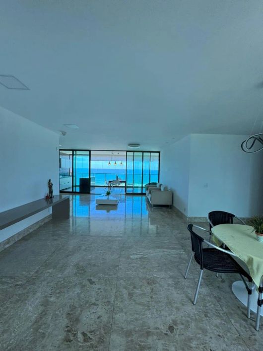 Apartamento de Alto Luxo com 4 Suítes no D’Azur