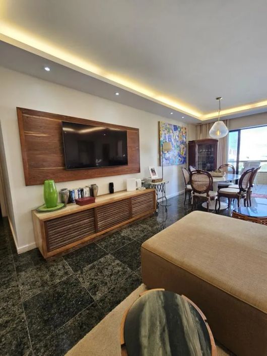 Vendo apartamento, 205m², 3/4, varanda, 4 vagas. Pituba!