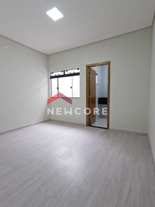 Casa em Avenida Mituo Morita - Conjunto Habitacional Alexandre Urbanas - Londrina/PR