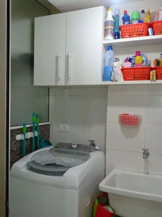 Apto Ed Marco dos Pioneiro,R$320.000,00 com 2 dormitórios, esse imóvel oferece uma cozinha planejada