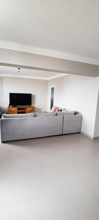 Apartamento com 03 quartos 204m² à venda no Edf Associação Rural - Centro de Londrina