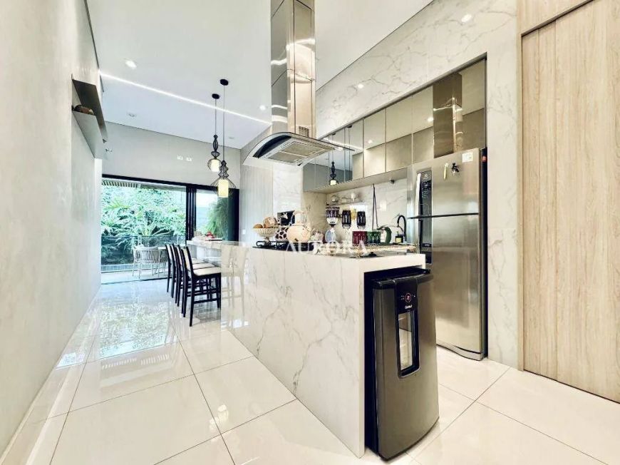 Casa terrea no Condomínio Alphaville 2, com 3 Suítes à venda, 192 m² por R$ 2.695.000 - Gleba Fazend
