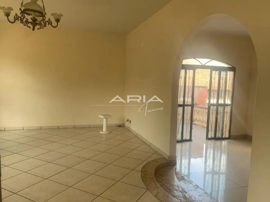 Casa Sobrado para VENDAS em rua - Jardim dos Alpes I - Londrina PR