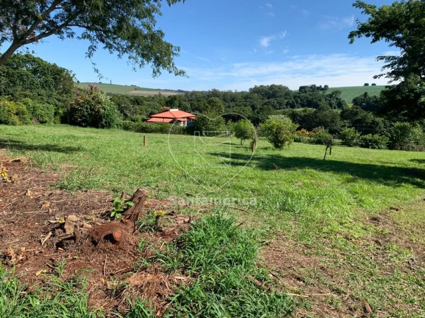 Chácara Ampla com Bela Vista Para a Natureza no Condomínio Estância Cabral