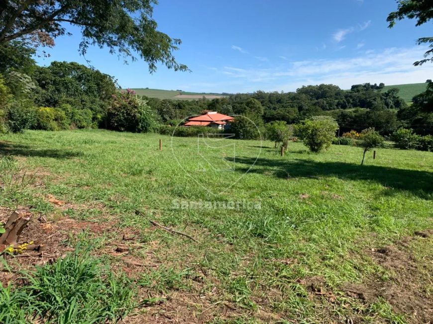 Chácara Ampla com Bela Vista Para a Natureza no Condomínio Estância Cabral