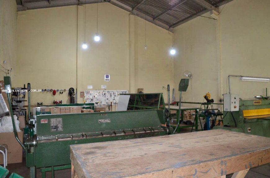 Imóvel Comercial para Venda em Londrina, Conjunto Café, 1 banheiro, 3 vagas