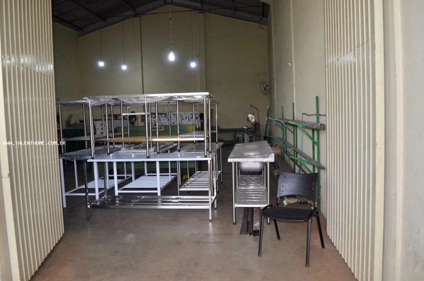 Imóvel Comercial para Venda em Londrina, Conjunto Café, 1 banheiro, 3 vagas