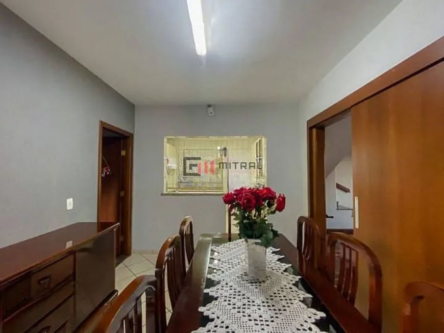 Sobrado à venda - R$. 850.000,00 - 260 m2, 05 quartos (01 suíte) , 03 vagas, próximo ao Londrin