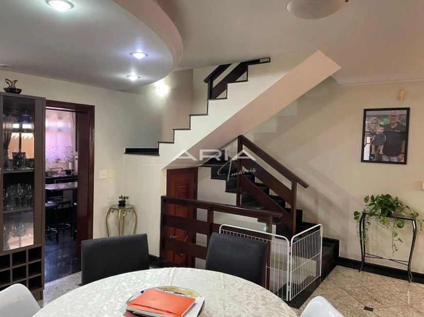 Casa a venda com 5 quartos, 2 suítes e 4 vagas no Jd. Mediterrâneo  Londrina PR