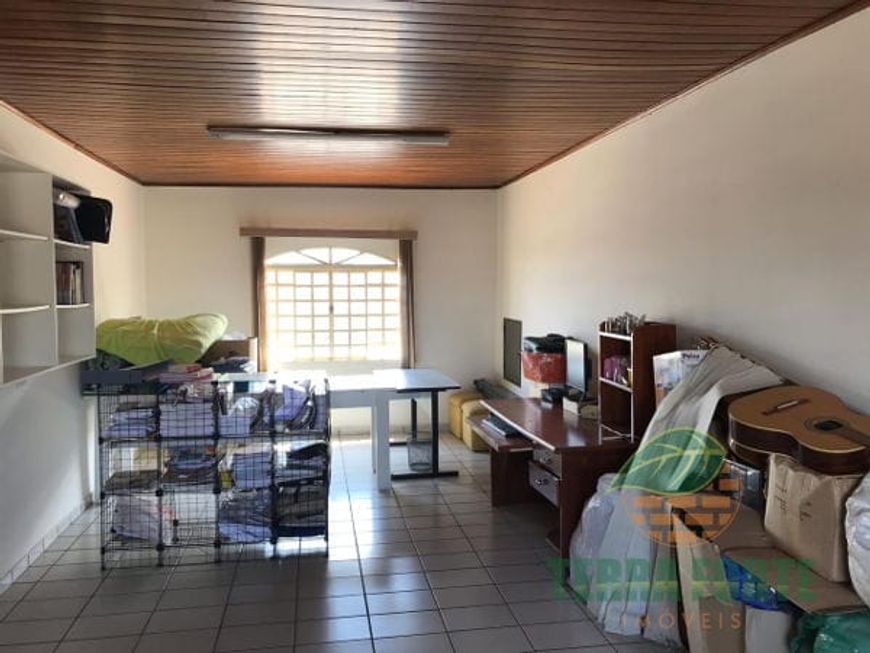 Casa à venda 4 Quartos, 2 Vagas, 354M², Andrade, Londrina - PR
