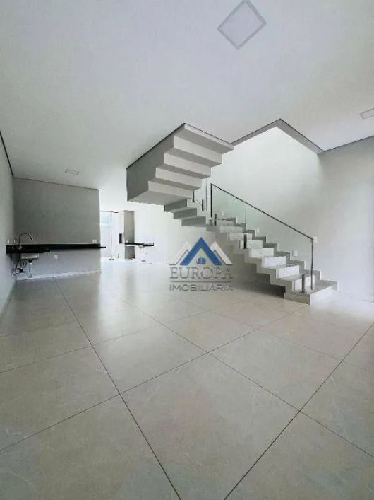 Sobrado com 3 dormitórios à venda, 160 m² por R$ 660.000,00 - Leonor - Londrina/PR