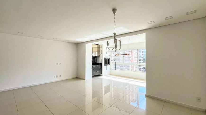 Elegance Gleba Palhano -122m2 privativos -completo em armários -face norte.