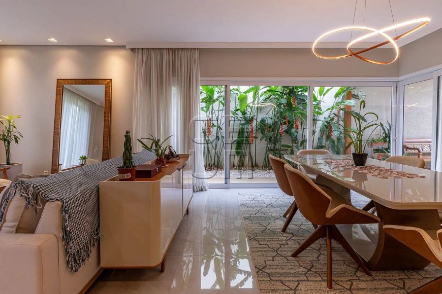 Casa com 3 dormitórios à venda, 215 m² por R$ 2.350.000,00 - Royal Forest - Londrina/PR
