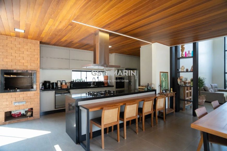 Venda de Casa em Condomínio em Londrina-PR, bairro Esperança e 1350m² Área Terreno