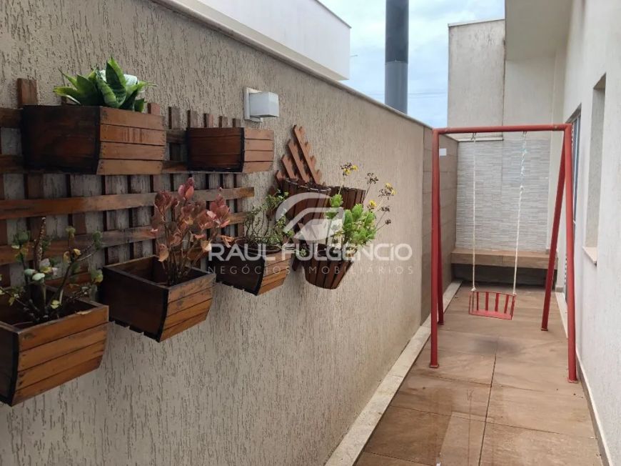 Casa à venda em Condomínio próximo a Gleba Palhano