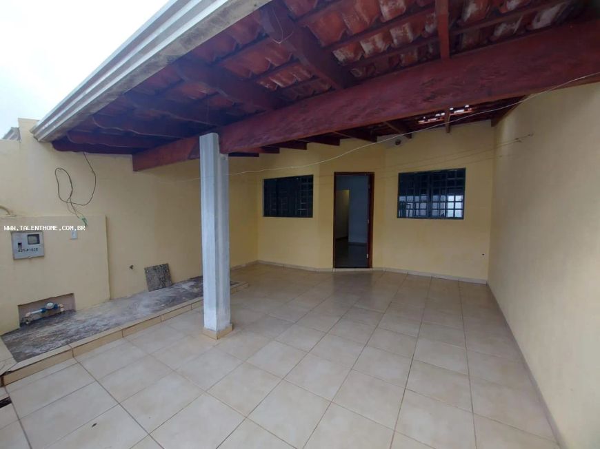 Casa para Venda em Londrina, Residencial Abussafe II, 4 dormitórios, 2 banheiros, 2 vagas