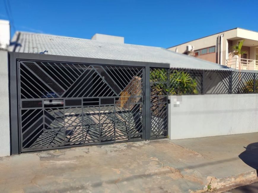 Casa comercial a venda no Jardim Petrópolis.