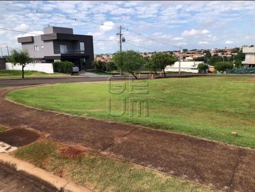 Terreno de esquina à venda no condomínio Araçari, na zona leste de Londrina.