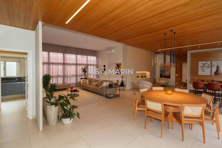 Casa térrea com 4 suítes à venda no Condomínio Sun Lake Residence