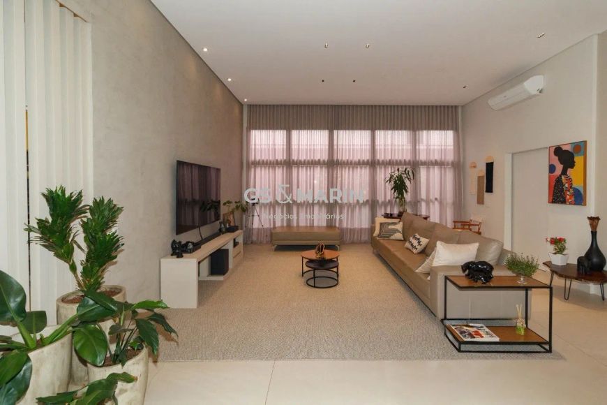 Casa térrea com 4 suítes à venda no Condomínio Sun Lake Residence