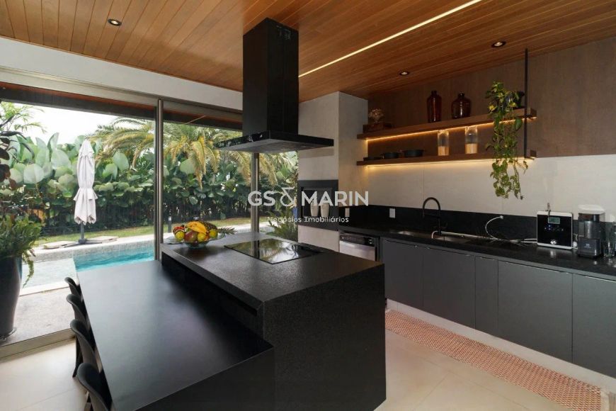 Casa térrea com 4 suítes à venda no Condomínio Sun Lake Residence