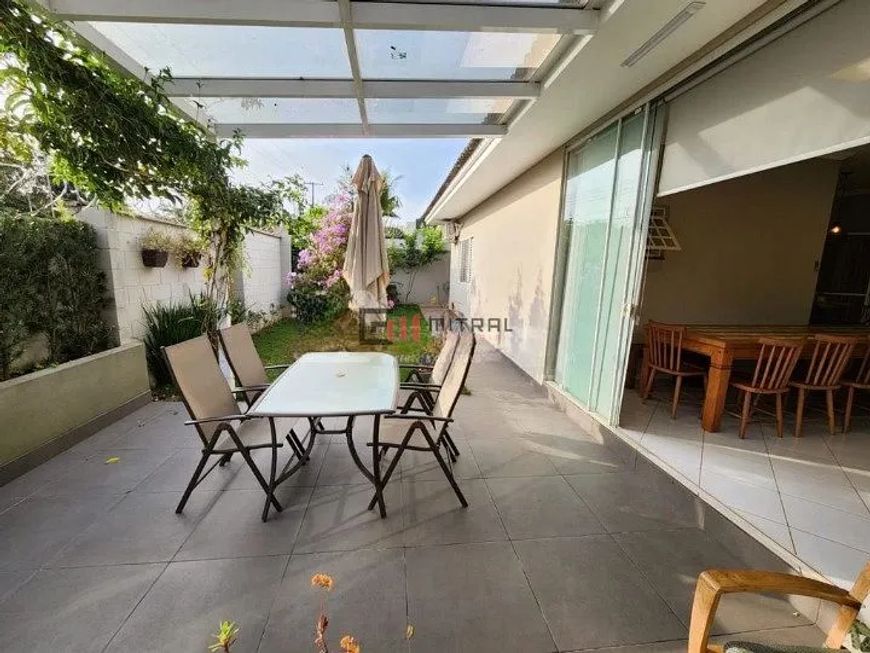 Casa à venda , com três dormitórios (sendo 2 suítes) no condomínio Sonora, Terra Bonita, Londrina