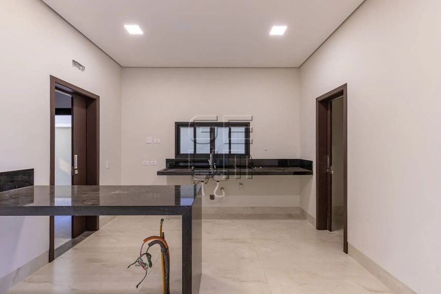 Casa com 4 dormitórios à venda, 290 m² por R$ 3.500.000,00 - Condomínio Royal Forest - Londrina/PR