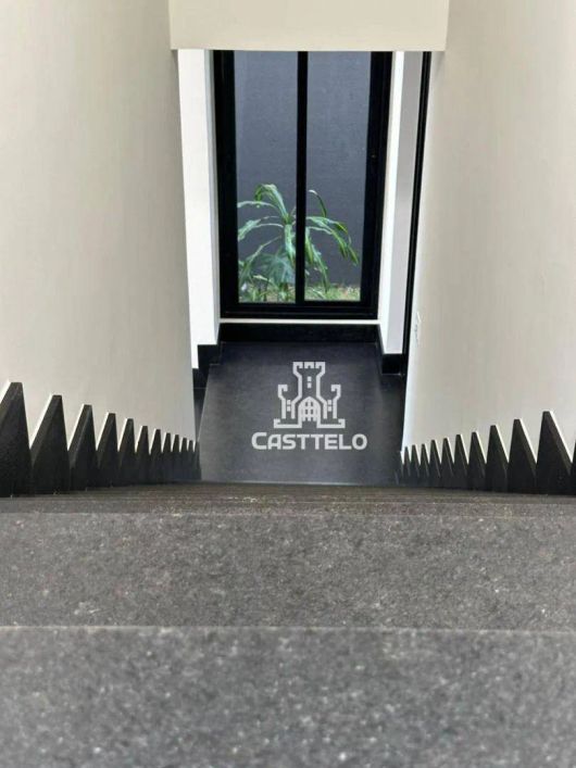 Casa à venda, 231 m² por R$ 1.697.000 - Conjunto Habitacional Alexandre Urbanas - Londrina/PR