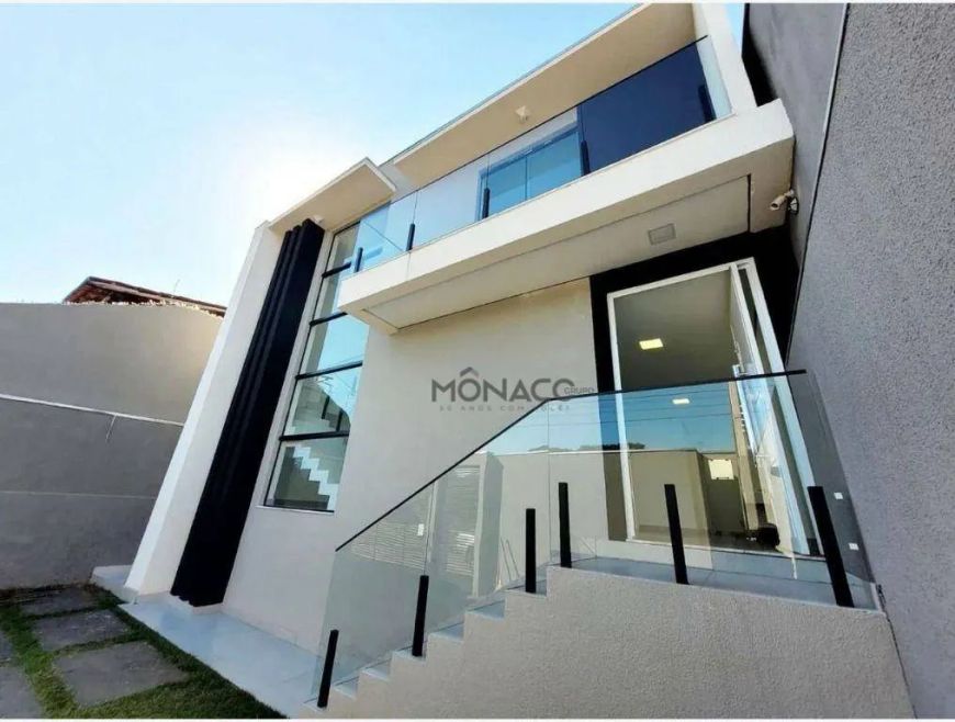 Sobrado com 3 dormitórios à venda, 216 m² por R$ 885.000,00 - Califórnia - Londrina/PR