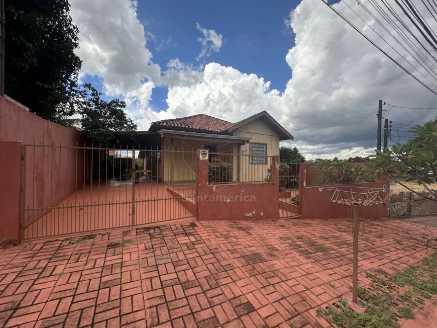 Casa à Venda com 3 Dormitórios Próximo à Prefeitura de Londrina