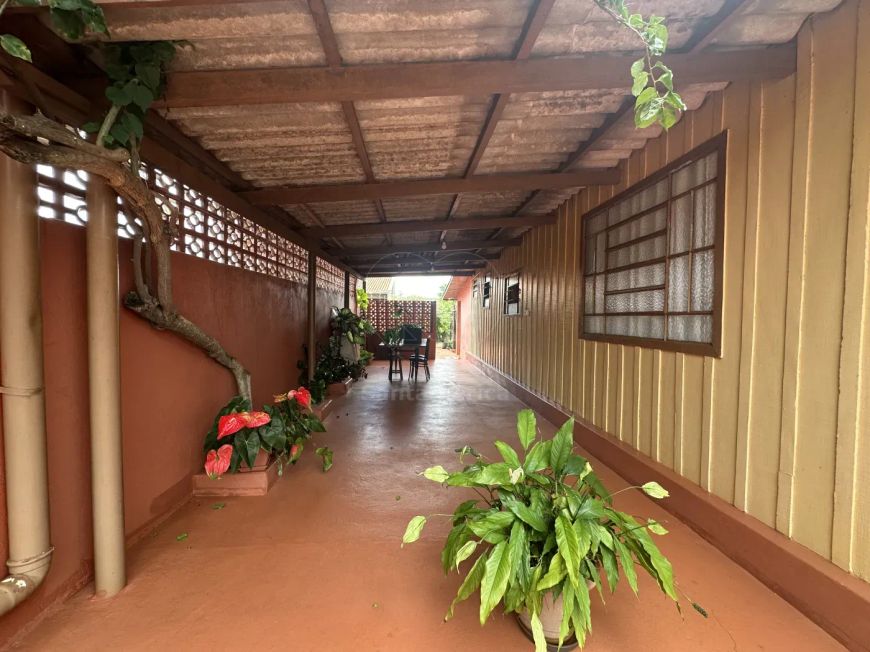 Casa à Venda com 3 Dormitórios Próximo à Prefeitura de Londrina