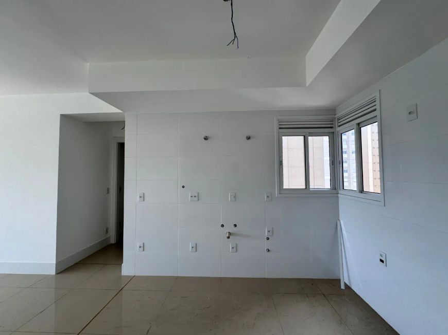 Venda de Apartamento em Londrina-PR, bairro Gleba Palhano