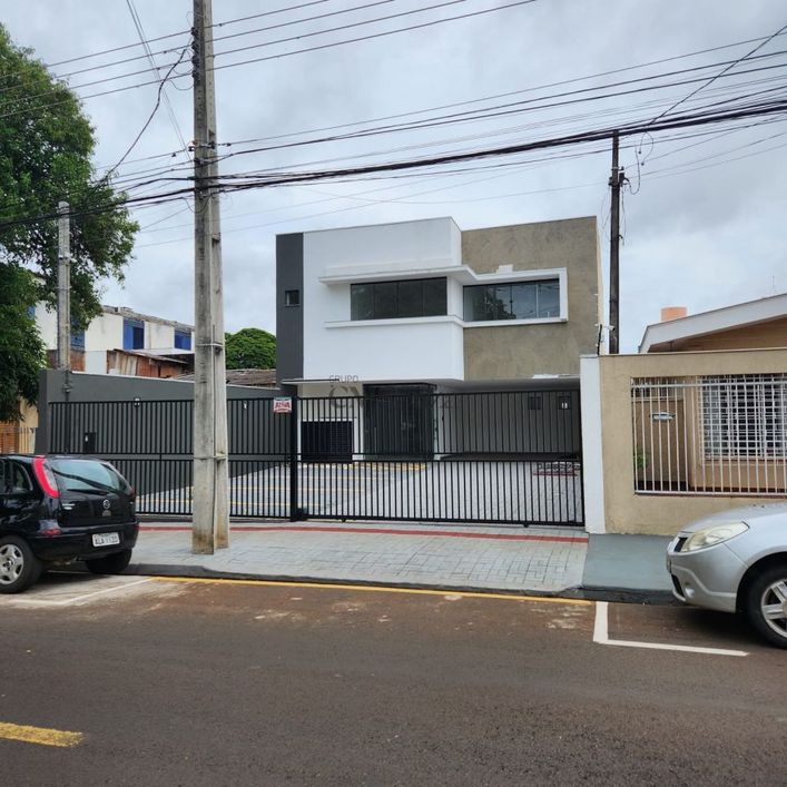 Sobrado comercial para locação e venda.