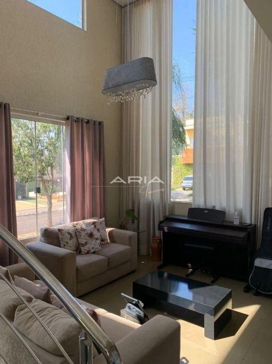 Sobrado com 3 quartos sendo 1 suíte com gourmet - Esperança - Londrina PR