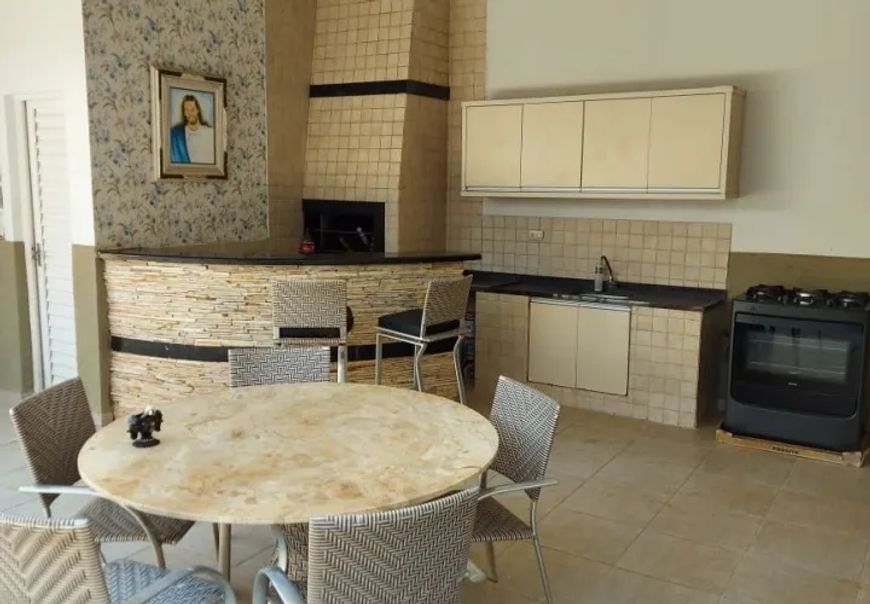 Imóvel para venda tem 125 metros quadrados com 4 quartos em Veraliz - Londrina - PR