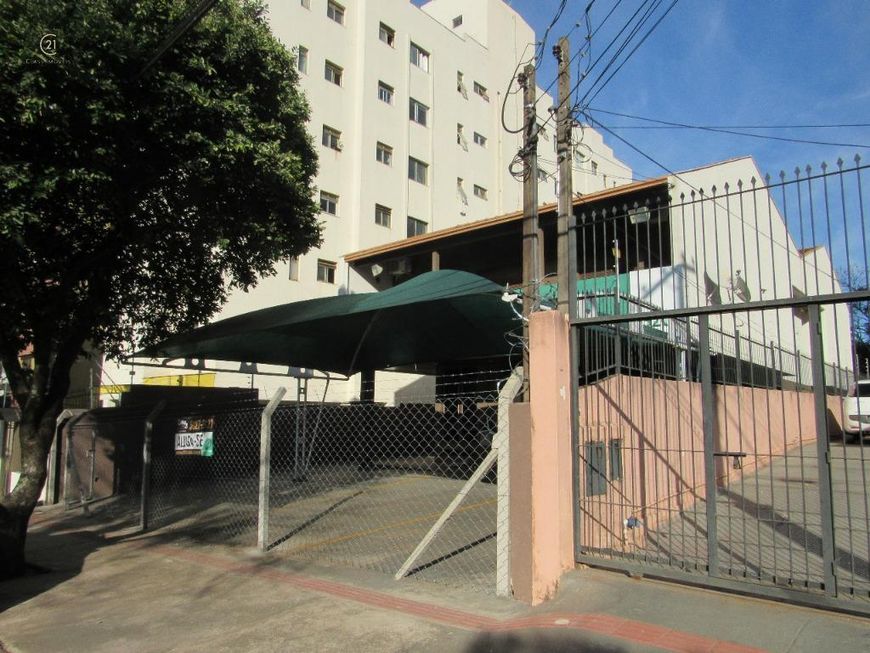 Casa à venda em Londrina, Centro, com 3 quartos, com 540 m²