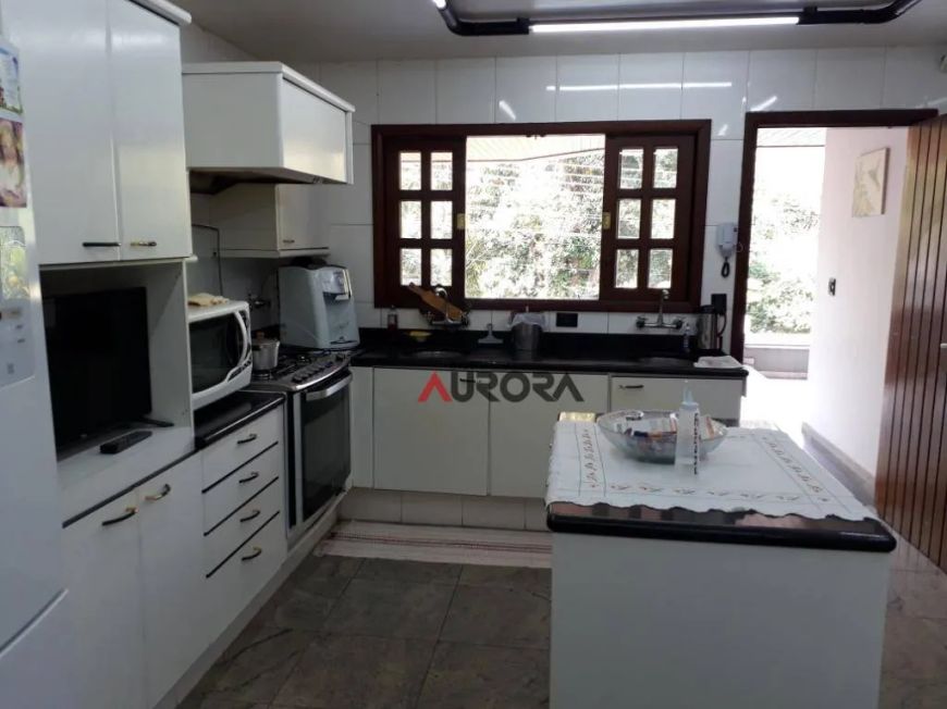 Sobrado com 5 dormitórios à venda, 430 m² por R$ 2.300.000,00 - Quebec - Londrina/PR