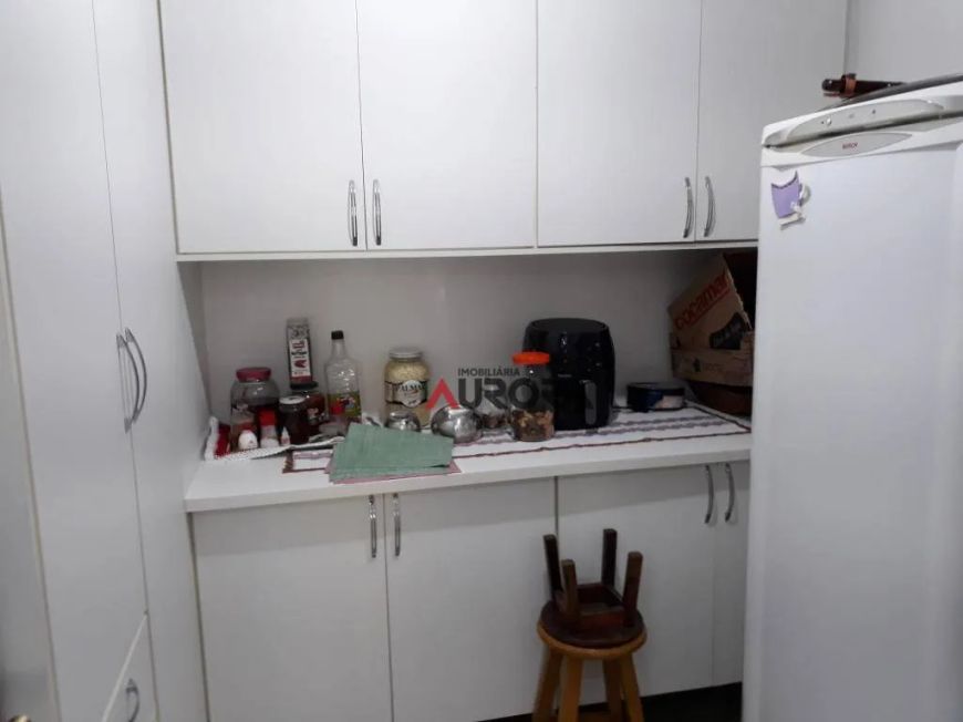 Sobrado com 5 dormitórios à venda, 430 m² por R$ 2.300.000,00 - Quebec - Londrina/PR