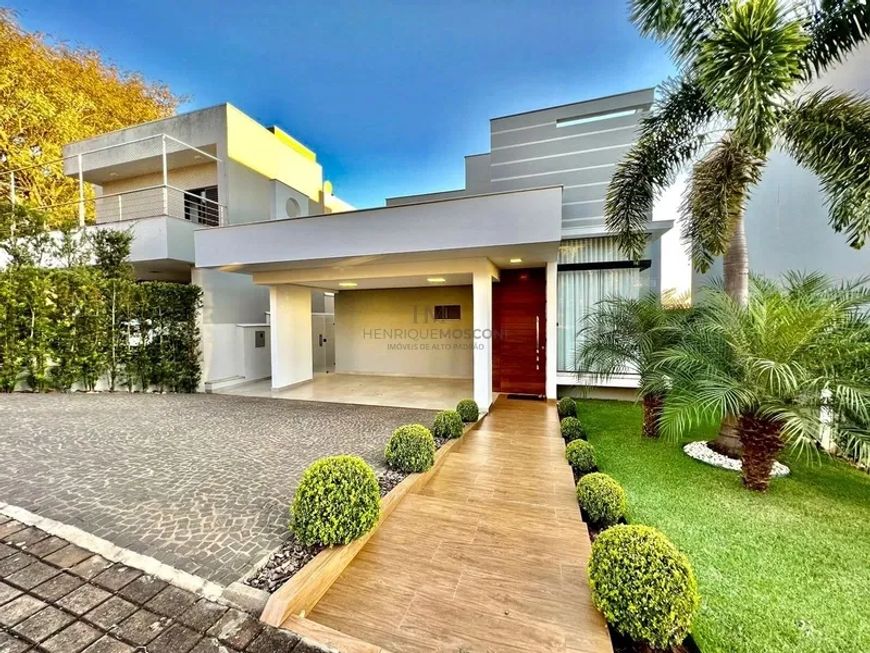Belíssima casa no condomínio Royal Forest