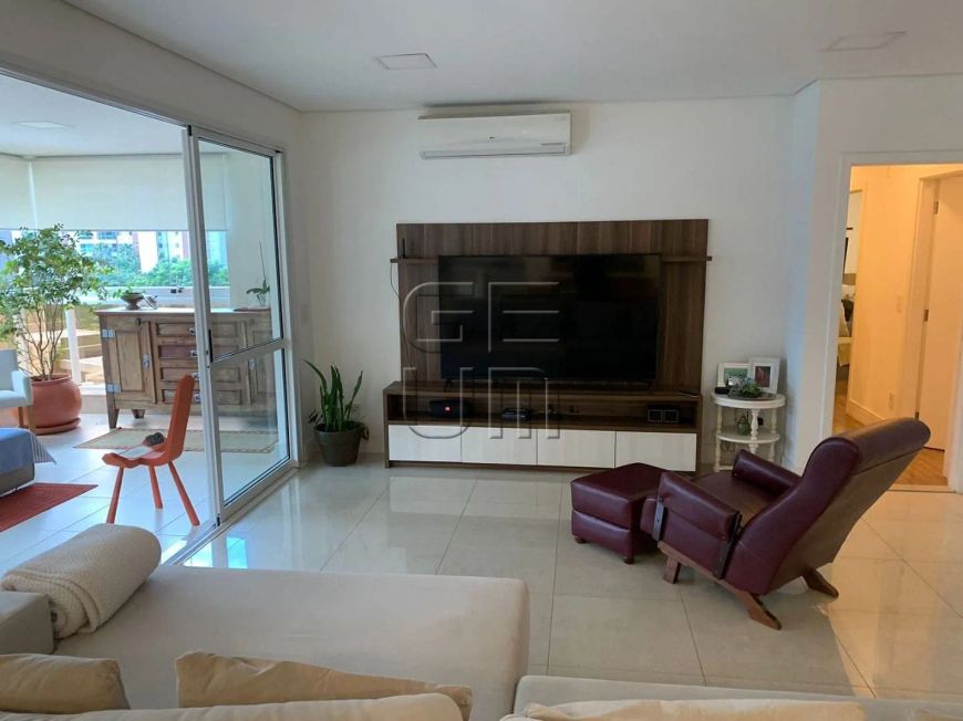 Apartamento no Ed. Authentique