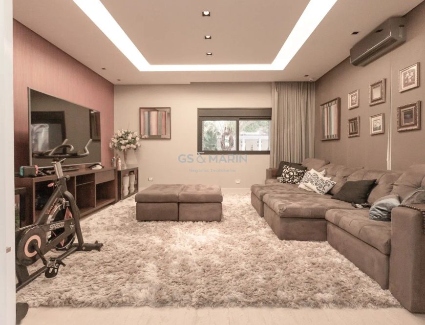 Venda de Casa em Londrina-PR, bairro Bela Suiça e 1045m² Área Terreno