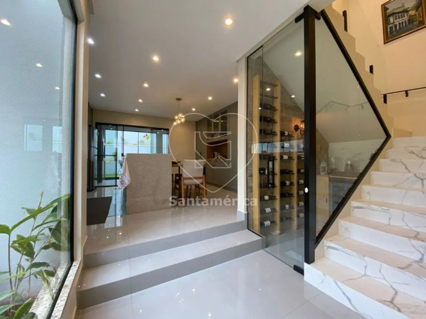 Casa à venda com 199m² no Condomínio Aranguá